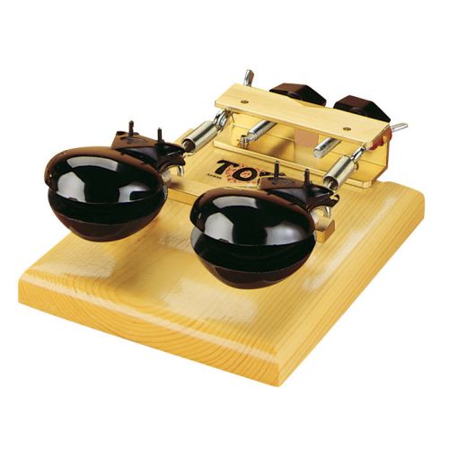T2300 - Castagnettes Sur Socle