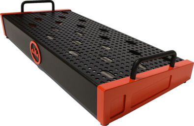 Solo 18 TR Pedalboard Temple Red