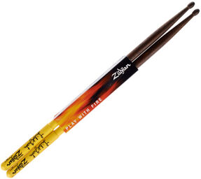 Trilok Gurtu Stick Noyer satiné