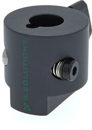 Snap-in socket
